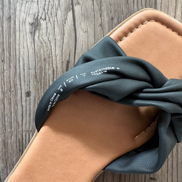 Slide Sandals - Picture 2 of 4